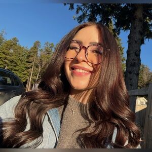 Meet your Posher, Eve